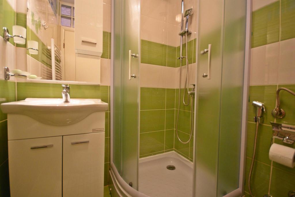 Park Apartment *